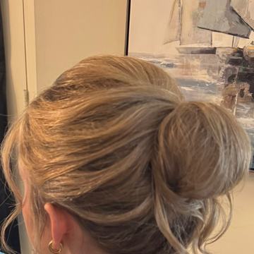 Textured messy bun updo, Yiqara Hair Co. Instagram